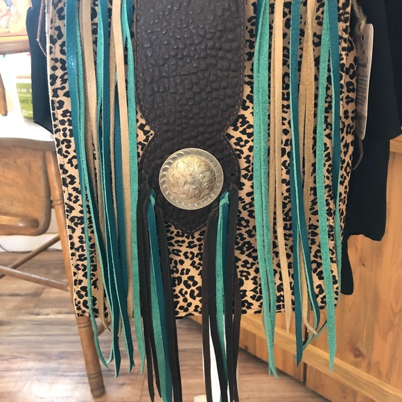 🌵SOLD🌵 Leopard Cowhide & Brown Leather Crossbody - Picture 4 of 8